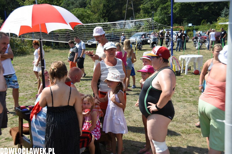Piknik nad jeziorem Rybnica