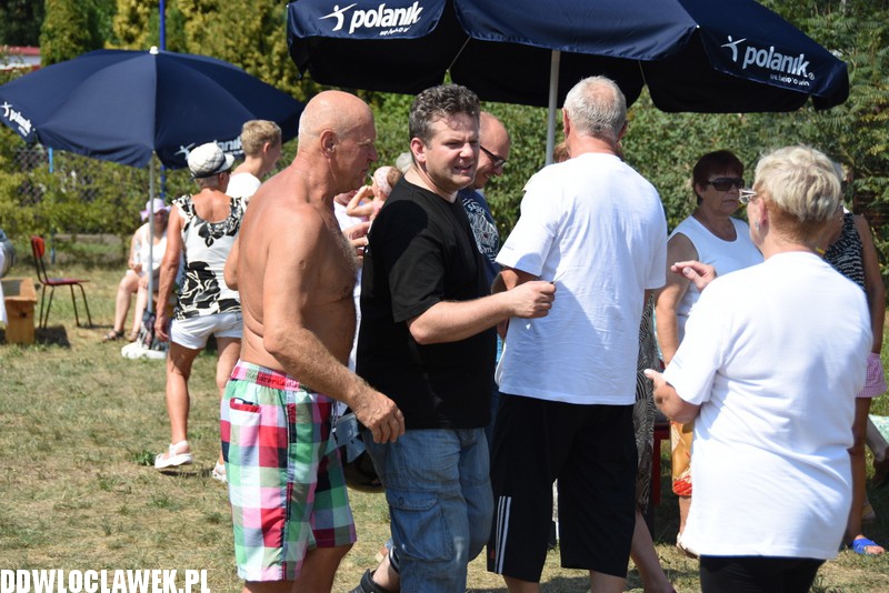Piknik nad jeziorem Rybnica