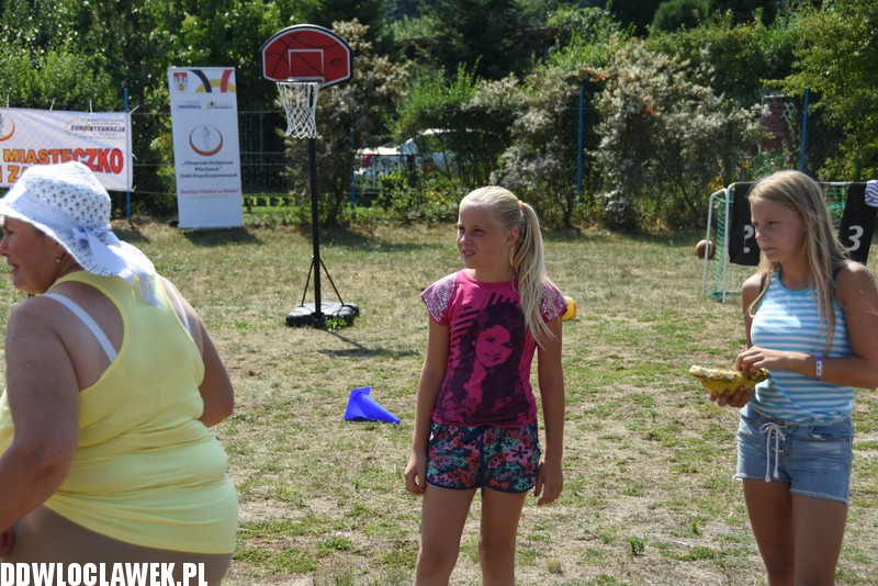 Piknik nad jeziorem Rybnica