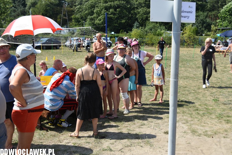 Piknik nad jeziorem Rybnica