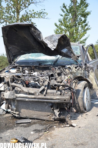 Auto dachowało na starej jedynce
