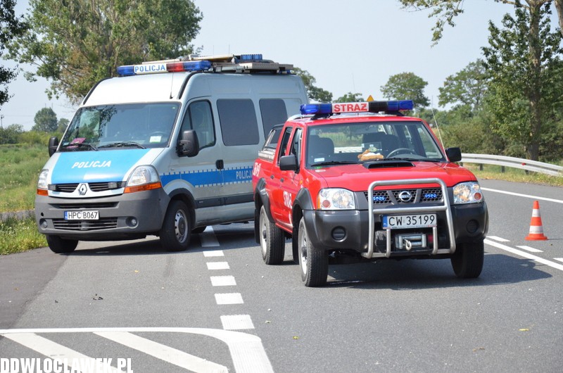 Auto dachowało na starej jedynce