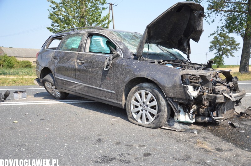 Auto dachowało na starej jedynce