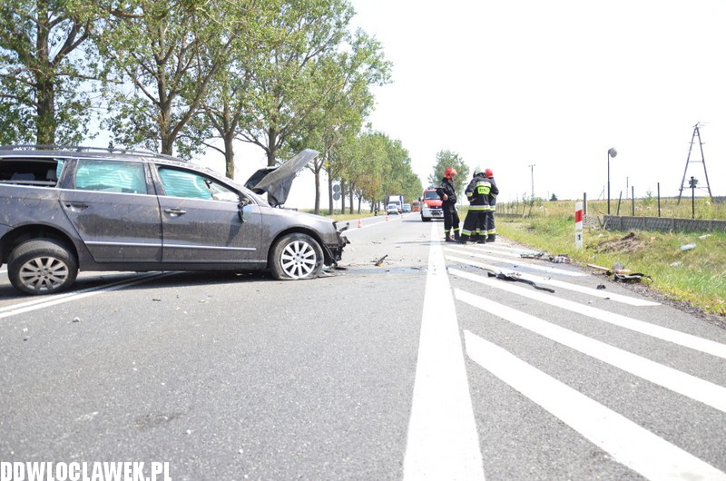 Auto dachowało na starej jedynce
