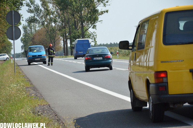 Auto dachowało na starej jedynce