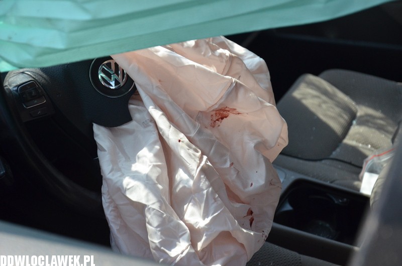 Auto dachowało na starej jedynce