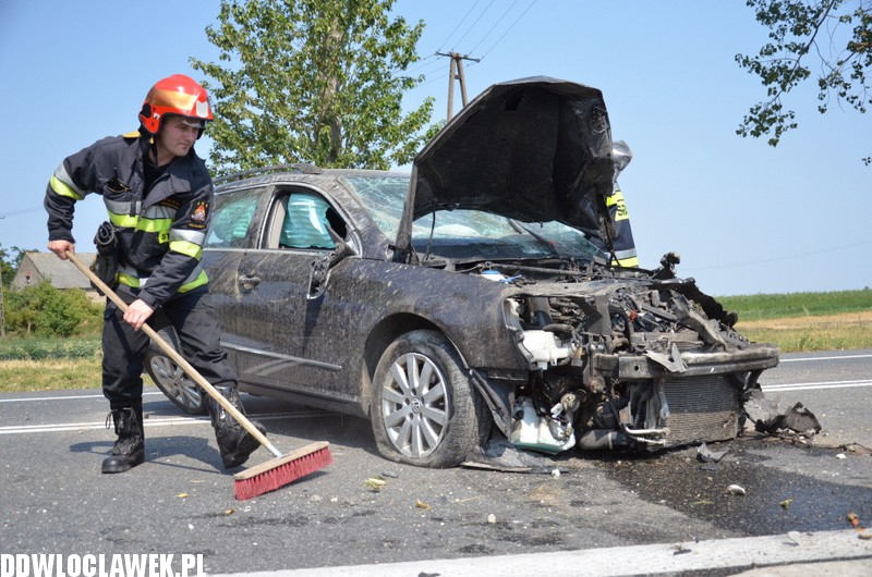 Auto dachowało na starej jedynce