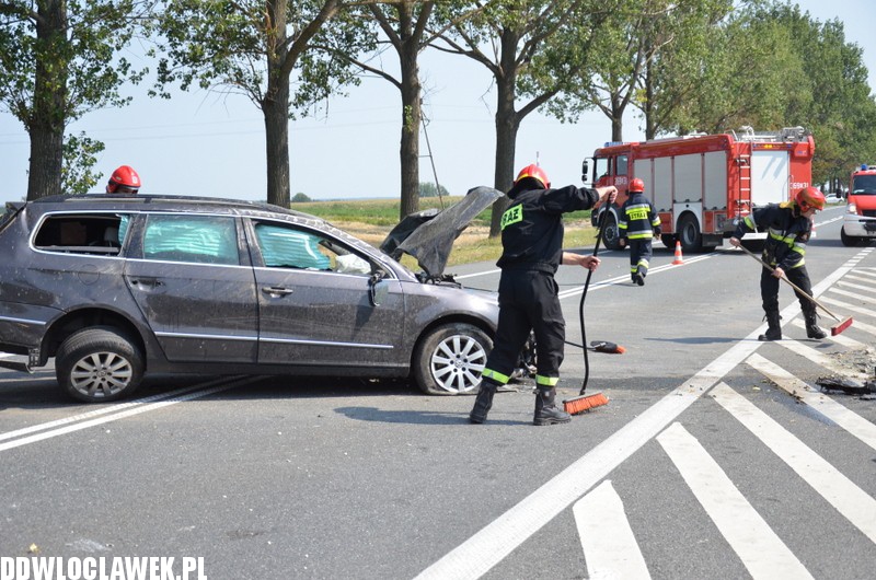 Auto dachowało na starej jedynce