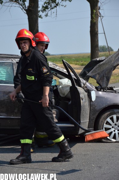 Auto dachowało na starej jedynce