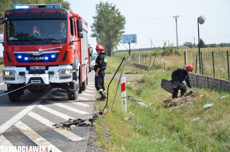 Auto dachowało na starej jedynce