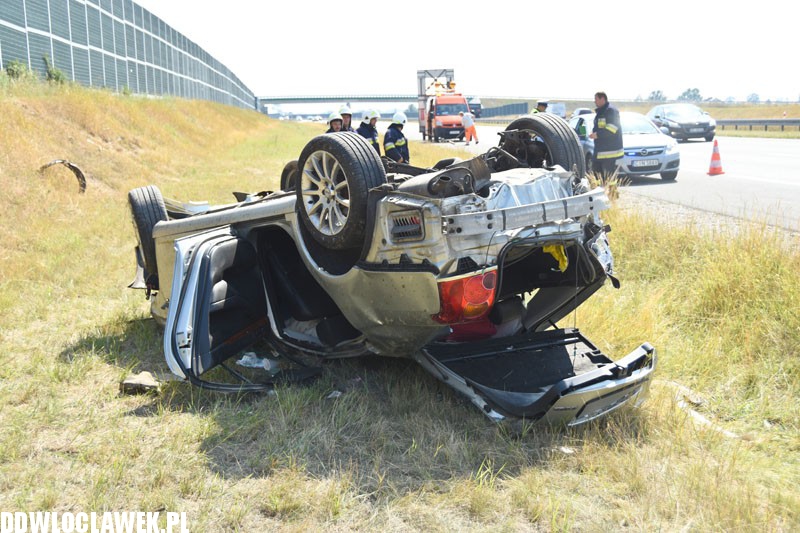 Toyota dachowała na autostradzie
