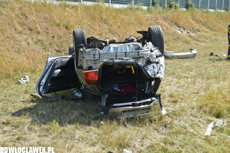 Toyota dachowała na autostradzie