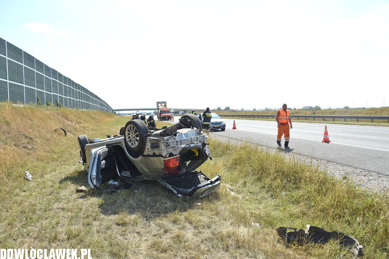 Toyota dachowała na autostradzie