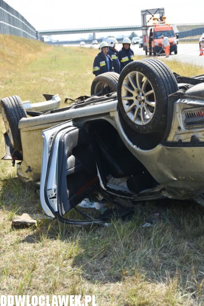 Toyota dachowała na autostradzie