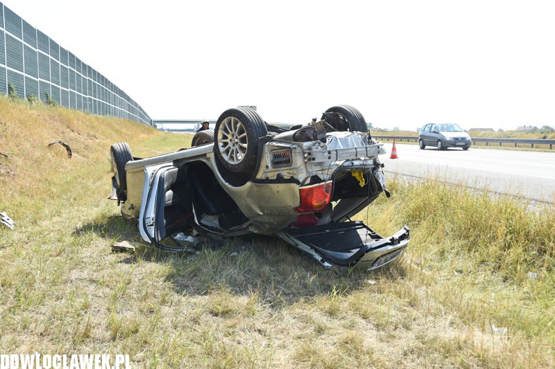 Toyota dachowała na autostradzie