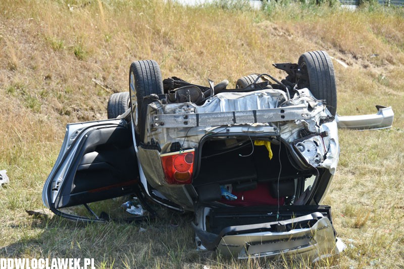 Toyota dachowała na autostradzie
