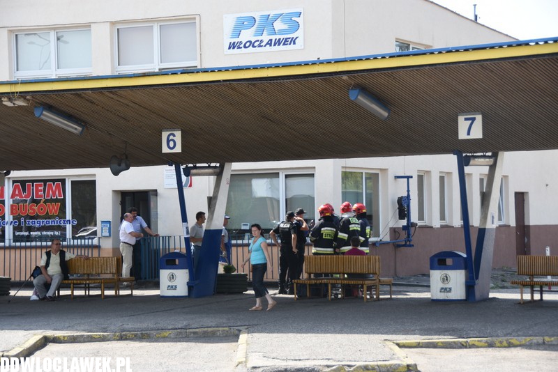 Alarm bombowy na dworcu