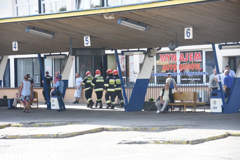Alarm bombowy na dworcu