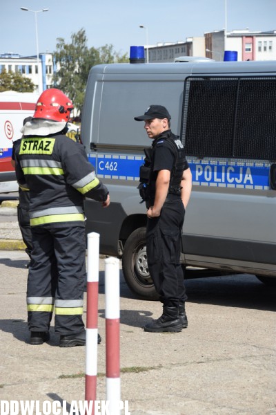 Alarm bombowy na dworcu