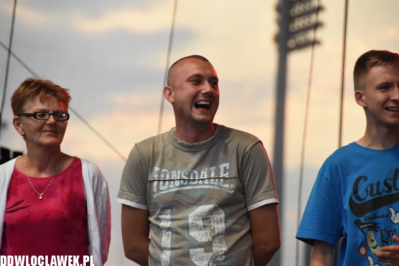 Biesiada: konkursy na scenie