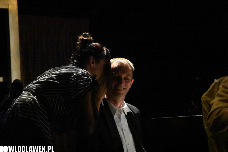 Narodowe czytanie Lalki w teatrze