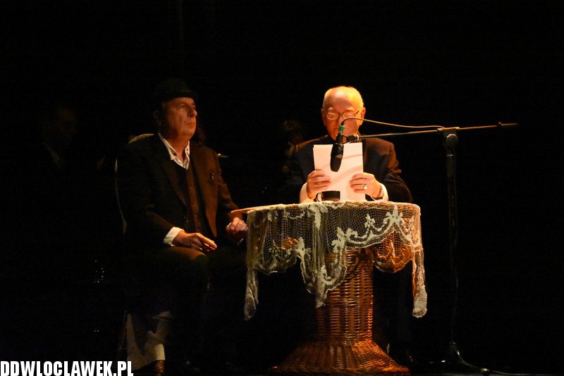 Narodowe czytanie Lalki w teatrze