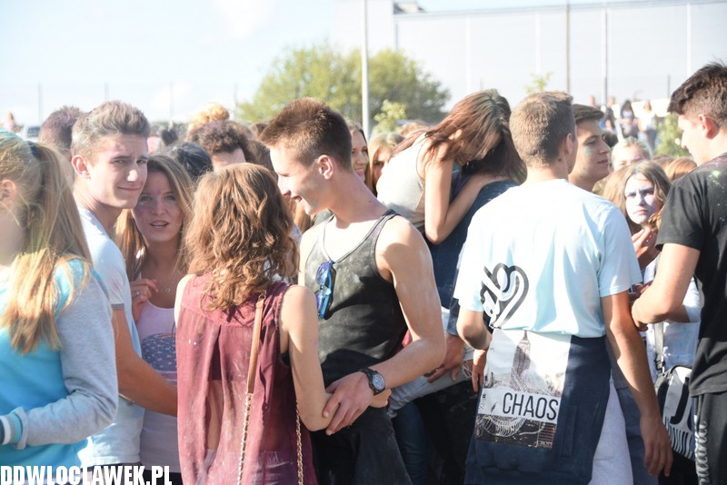 Kolor Fest przy basenie