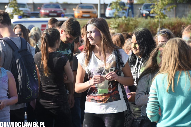 Kolor Fest przy basenie