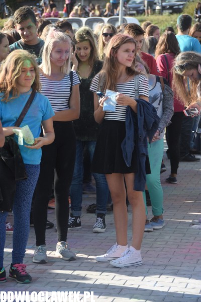 Kolor Fest przy basenie