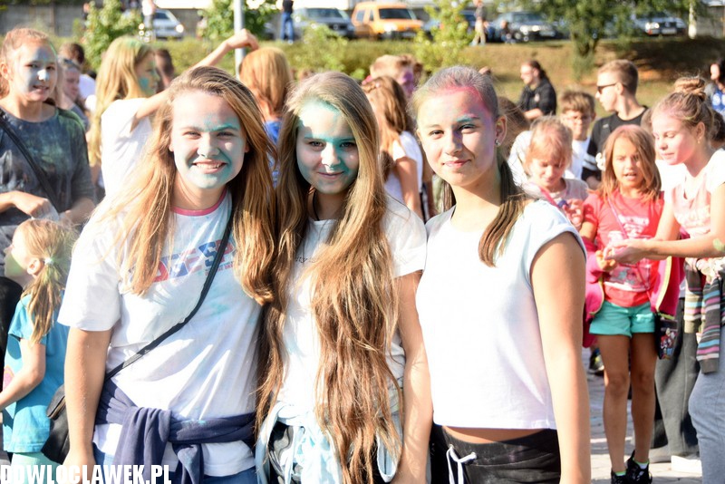 Kolor Fest przy basenie