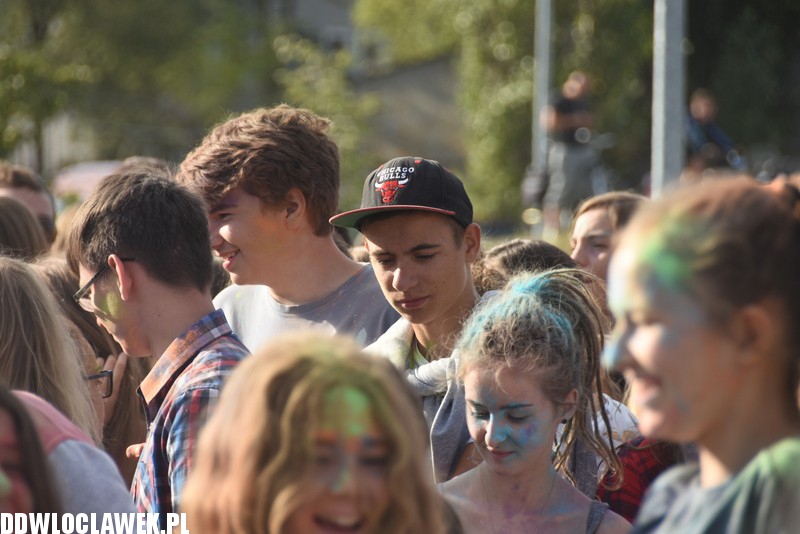 Kolor Fest przy basenie