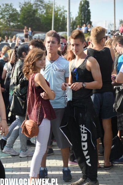 Kolor Fest przy basenie