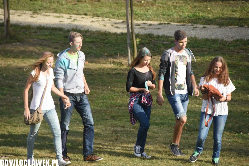 Kolor Fest przy basenie