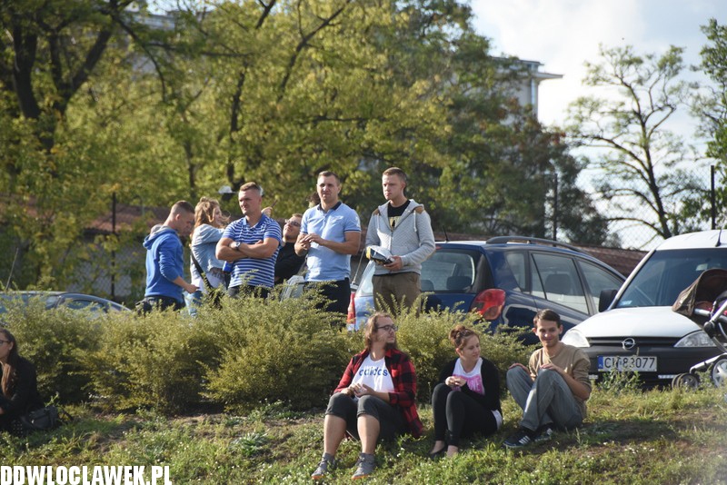 Kolor Fest przy basenie