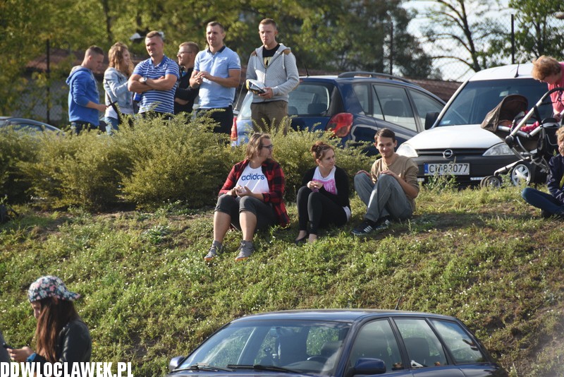 Kolor Fest przy basenie