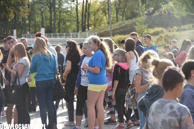 Kolor Fest przy basenie