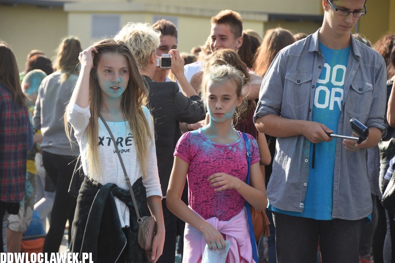 Kolor Fest przy basenie