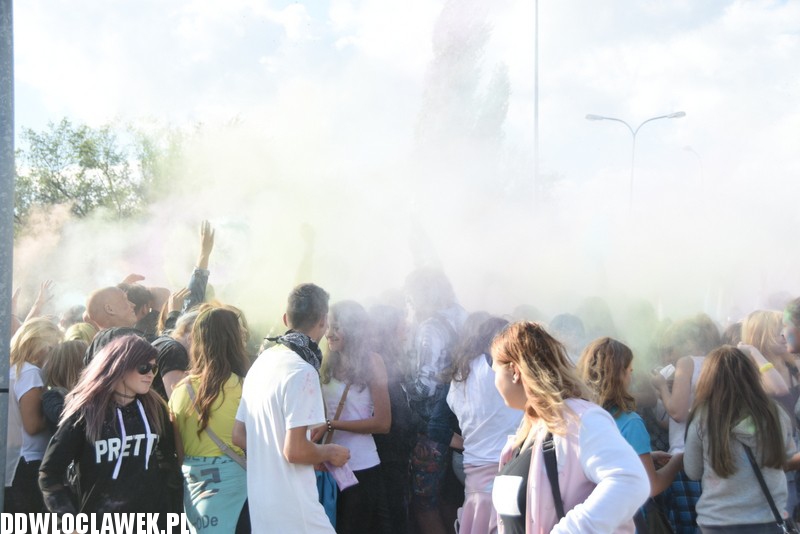 Kolor Fest przy basenie