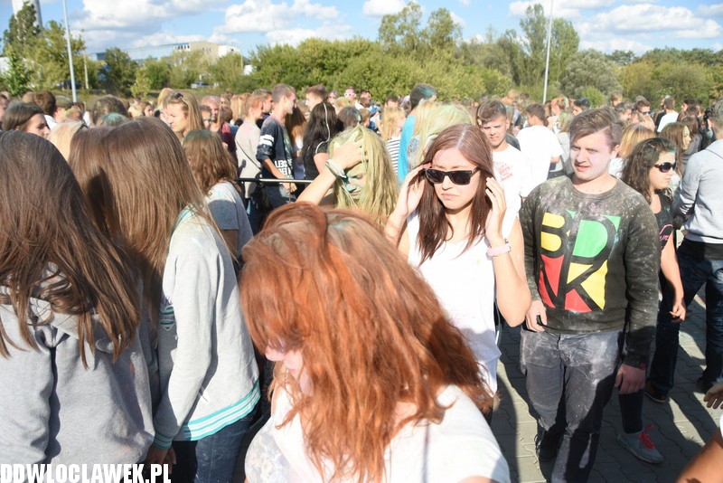 Kolor Fest przy basenie