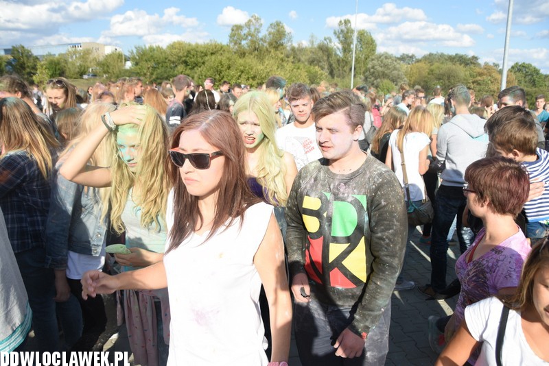 Kolor Fest przy basenie