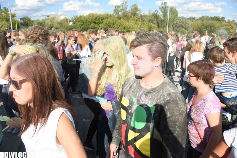Kolor Fest przy basenie