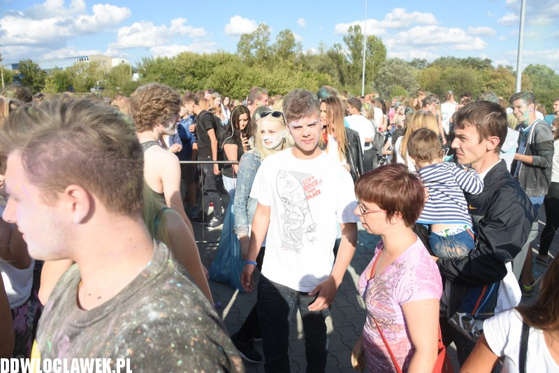 Kolor Fest przy basenie