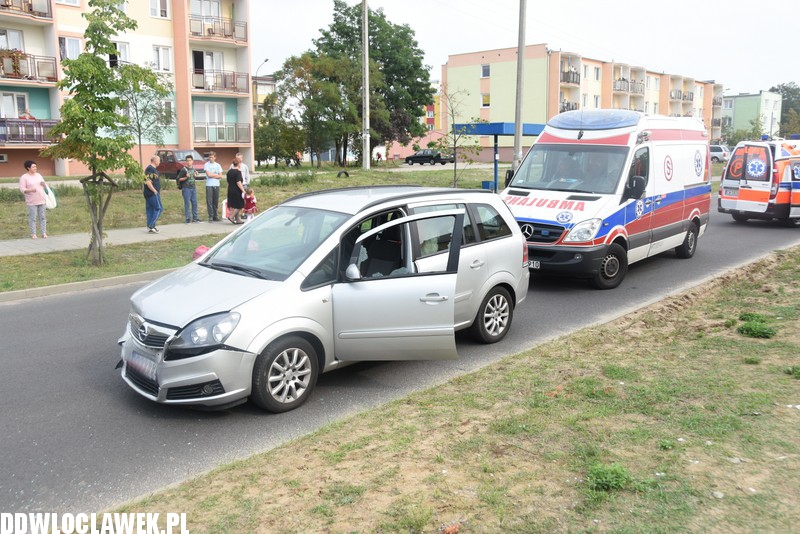 Kolizja dwóch auta na ulicy Letniej