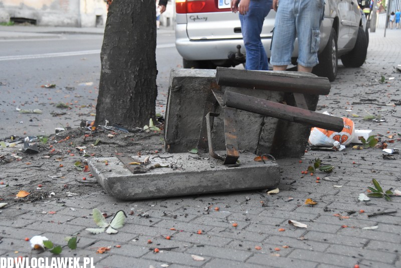 Uderzył autem w drzewo na Brzeskiej