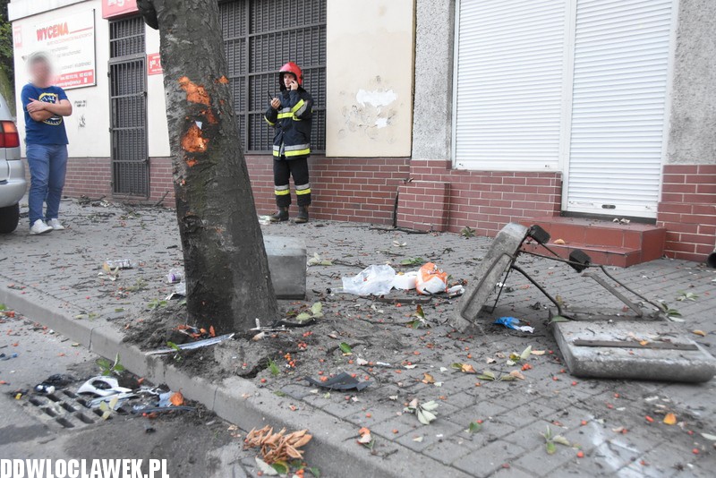 Uderzył autem w drzewo na Brzeskiej