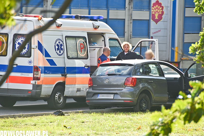 Groźna kolizja mazdy i vw polo