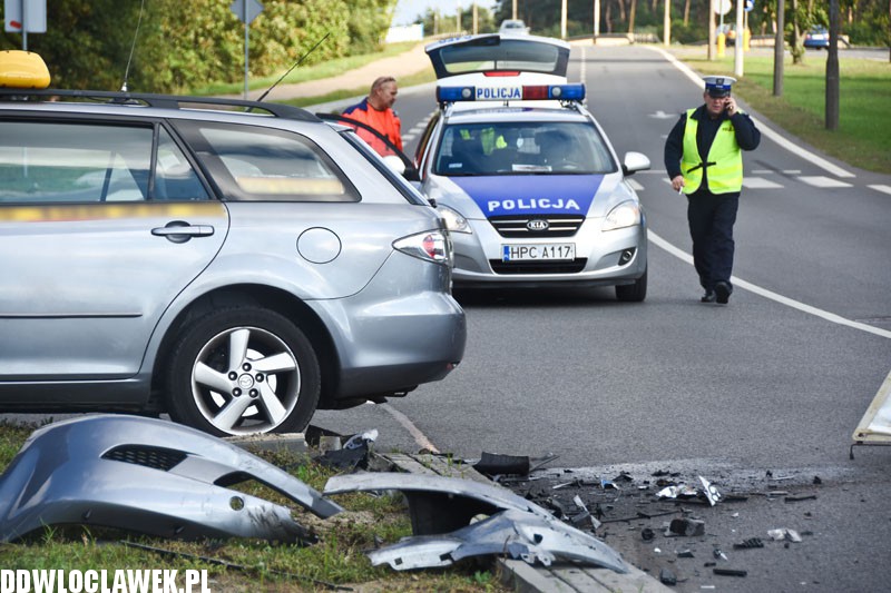 Groźna kolizja mazdy i vw polo