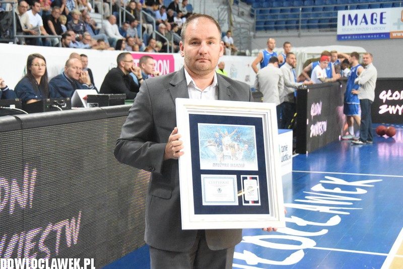 Wręczenie podziękowań sponsorom