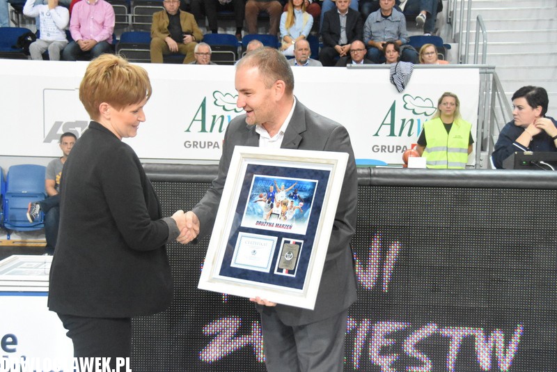 Wręczenie podziękowań sponsorom