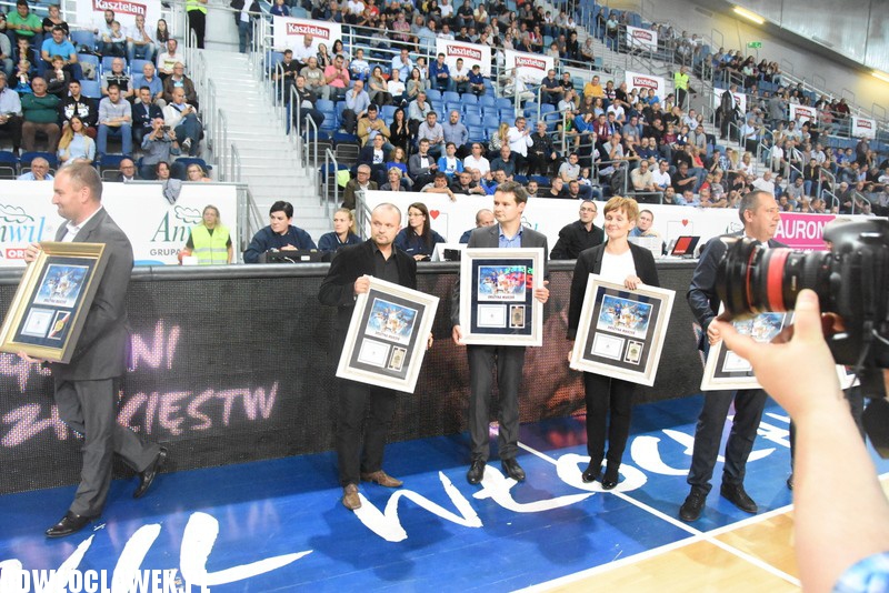 Wręczenie podziękowań sponsorom